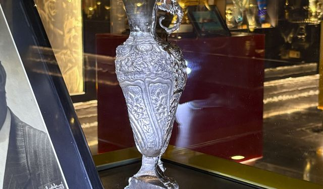 Türk futbolunun en ilginç olayı: Kemeraltı’nda ortadan kesilen kupa!
