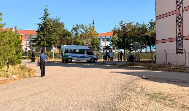 Ankara'da silahlı saldırı: Evinin önünde vurulan şahıs ağır yaralandı!
