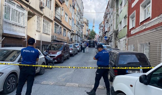 Fatih'te emekli polis dehşet saçtı! Eşini ve kızını katledip...