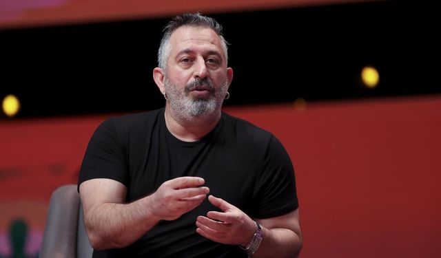 Cem Yılmaz'dan hastaneden ilk paylaşım: "Siz olmasanız kalp krizi de olmazdı hayatta"