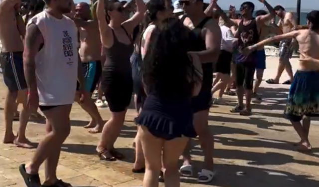 İran’dan Türkiye’ye gelen turistler Van Gölü çevresinde böyle eğlendi