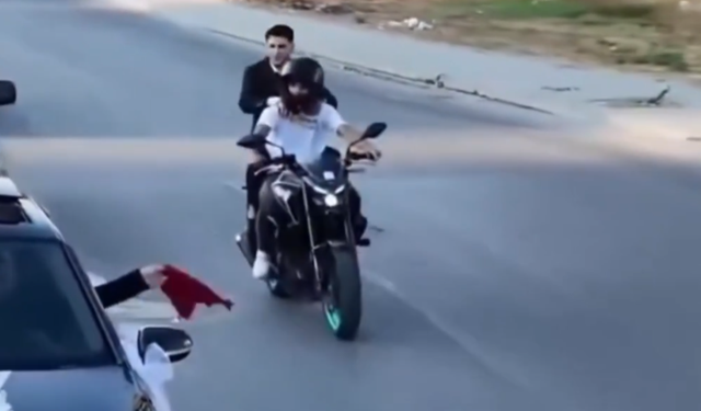 İstanbul’da düğün konvoyunda motosiklet şovu: Yere düştü, hiçbir şey olmamış gibi ayağa kalktı
