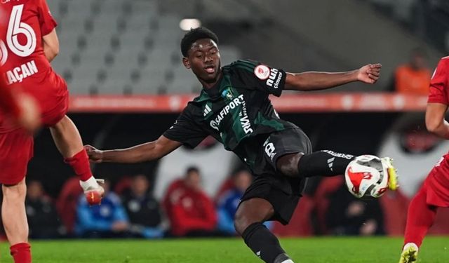 Aşkı için Kocaelispor'u terketti! Aşık olduğu kızın yanına gidebilmek için Kocaeli’den kaçtı!