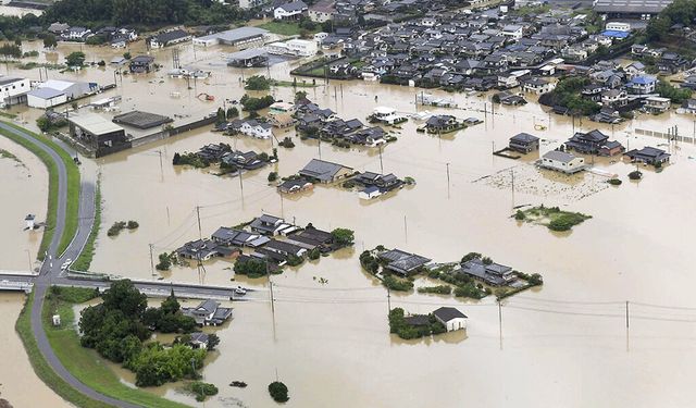 Japonya’yı sel vurdu: Yüz binlerce kişiye tahliye uyarısı!