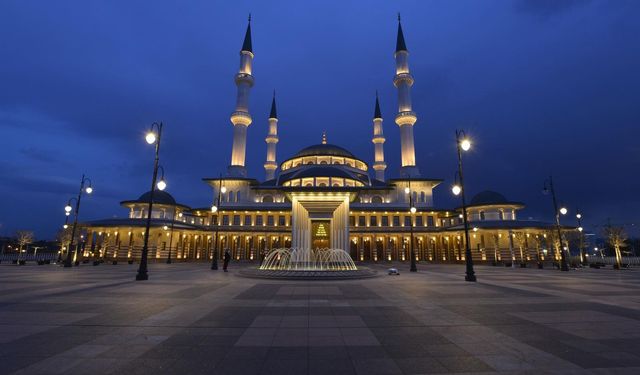 Ankara’da Mevlit Kandili’nde camiler doldu: Beştepe Millet Camisi’nde dualar Gazze ve şehitler için yükseldi