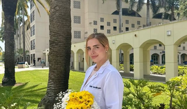 Tacın ardından beyaz önlük! Neşe Erberk'in kızı doktorluk yolunda ilk adımını attı