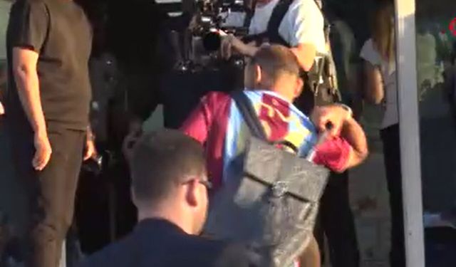 Muhammed Salah özel uçakla Trabzon yolunda