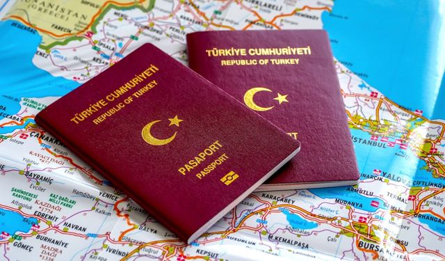 Dünyada sadece 3 kişi pasaport taşımadan seyahat edebiliyor! Kim oldukları şaşırtıyor