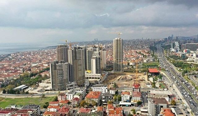 Nidapark Küçükyalı yakınında mikser kazası: 58 yaşındaki kadın hayatını kaybetti