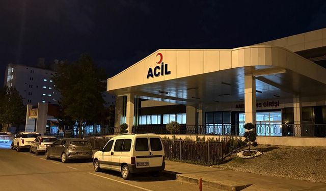 Babasının kucağında başına taş isabet etti: 3 yaşındaki bebek hayatını kaybetti
