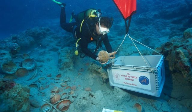 Antalya'da 2 bin 100 yıllık batık! Binlerce eser çıkarıldı