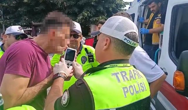 Kaza yapan sürücüden ilginç hareket! Alkolmetreyi üflemek yerine içine çekti