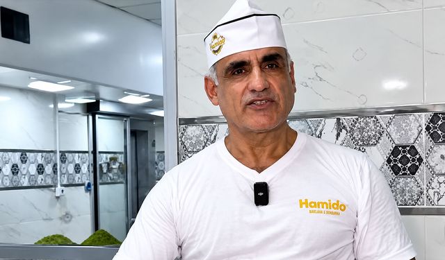 Baklava ustası İngilizcesiyle şaşırttı! Yapımını adım adım anlattı