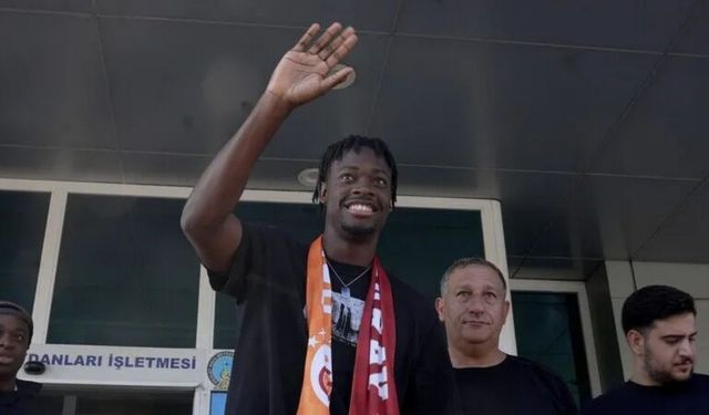El Chadaille Bitshiabu Galatasaray tarihine geçti!