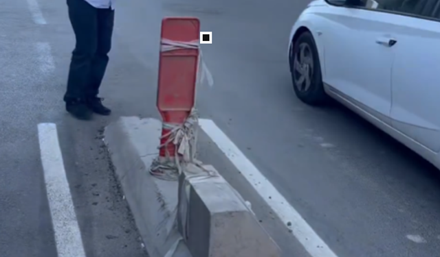 Kadıköy’de trafikte tartışma kamerada: Kimlik gösterip “Ne yazıyor burada?” diyerek yumruk attı