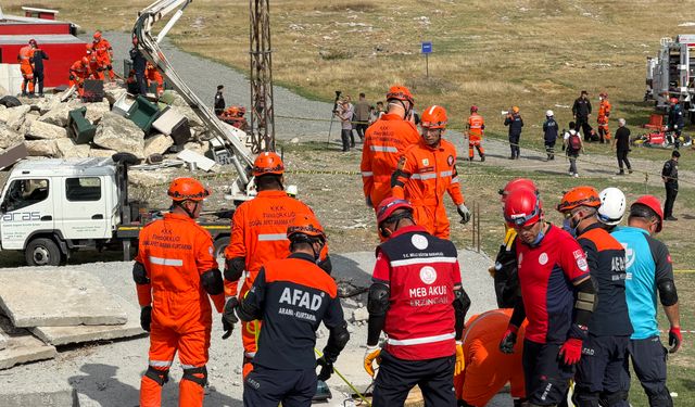 Erzincan’da 6,9’luk deprem senaryosu! 1052 personel sahaya indi