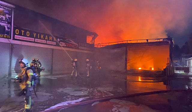 Esenyurt’ta korkutan yangın! 5 iş yeri hasar gördü