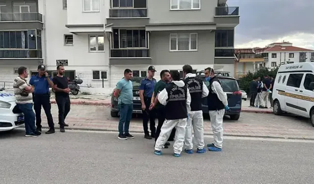 Evde iki cansız beden! 'Siyanür var, girmeyin' notu çıktı