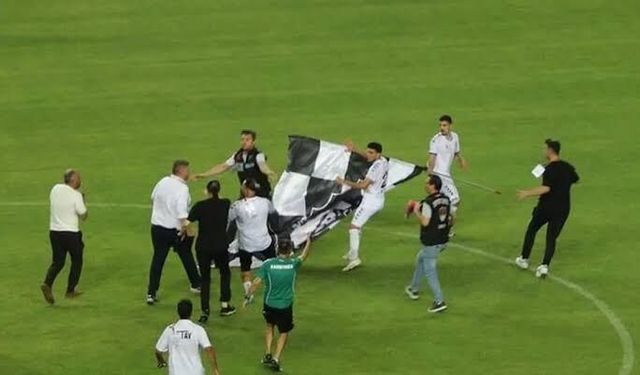 Sahaya bayrak diken Altaylı futbolcuya ceza!