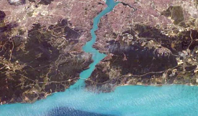 İstanbul'un uzaydan görüntüsü büyüledi! Gece ve gündüzü aynı karede