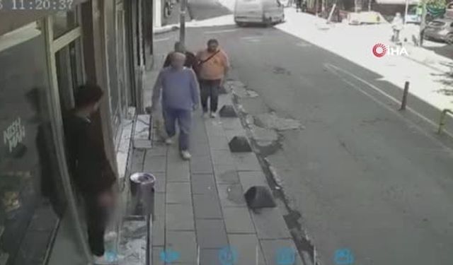 Bayrampaşa’da feci kaza! Otomobil kaldırımdaki yayalara çarptı: 2'si ağır 5 yaralı