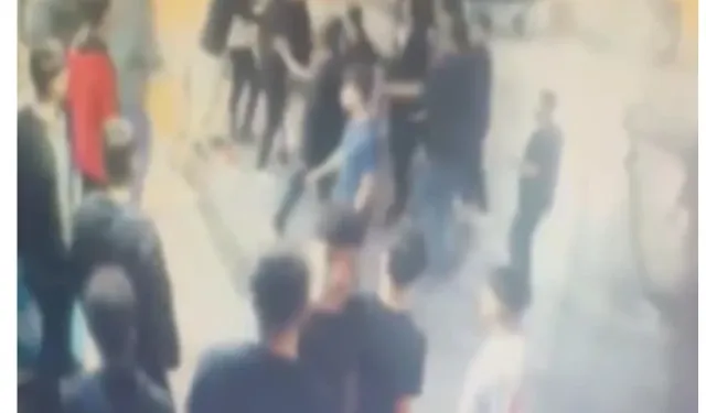 Bağcılar’da 3’ü çocuk 4 saldırgan, 2 çocuğa sokak ortasında saldırdı: 15 yaşındaki şüpheli tutuklandı
