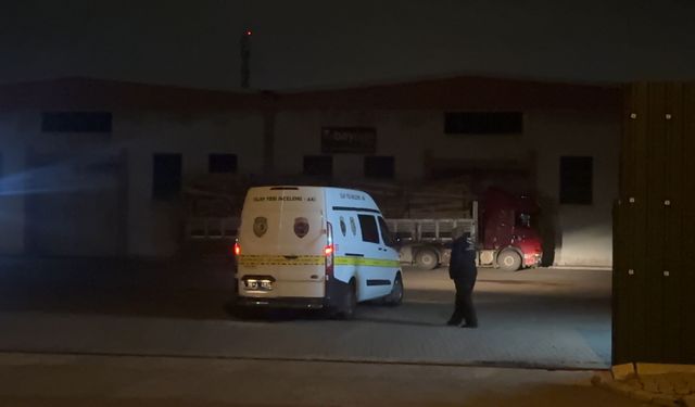 Gece vardiyasında korkunç kaza: İşçi makineye sıkışarak can verdi