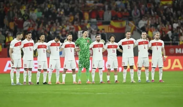 Türkiye - İtalya maçının ilk 11'i belli oldu! Montella'dan sürpriz tercih