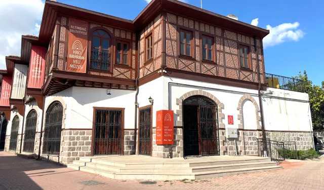 Ankara Hacı Bayram Veli Müzesi sergisi açıldı 60 eser ziyaretçilerle buluştu