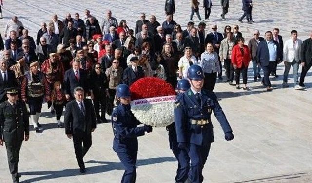 Ankara Kulübü Derneği, hemşehrilik bağının 104. yılını Anıtkabir'de andı