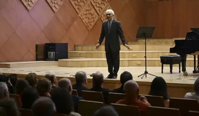 Ankara'da Suna Kan'a vefa: Öğrencileri aynı sahnede buluştu