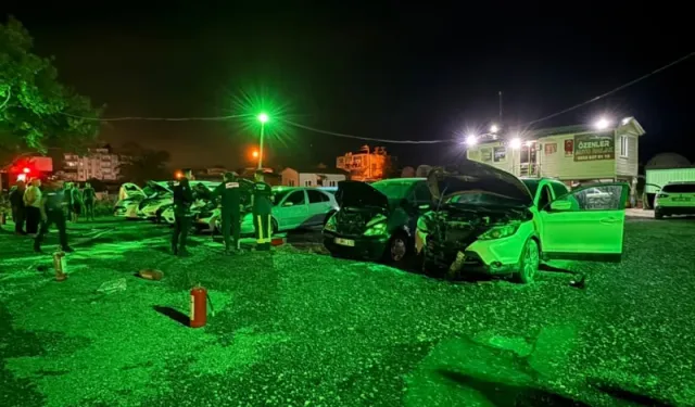 Antalya Serik’te galeriyi ateşe verdi: 6 araç küle döndü, sonra teslim oldu