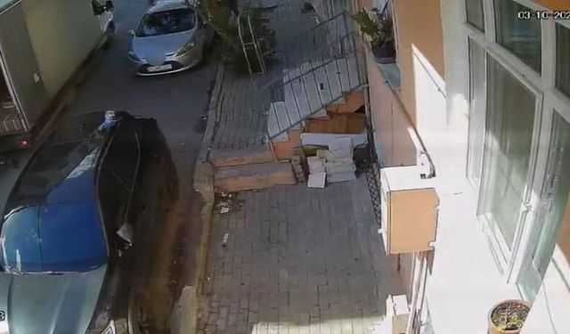 Avcılar’da feci kaza kamerada: Kamyonetin altında kalan kadın hayatını kaybetti