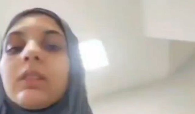 Azerbaycan'da başörtüsü engeline öğretmenden sert tepki: "Sizden büyük Allah var!"