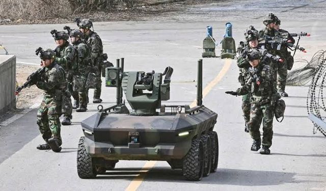 Güney Kore ordusu yapay zekâlı robotları sahaya indiriyor
