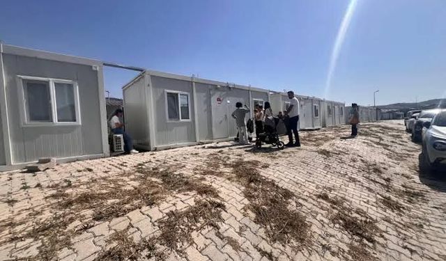 Hatay’da tuvaletsiz konteynerlerde sağlık hizmeti: 1000 ASM sözü nerede?
