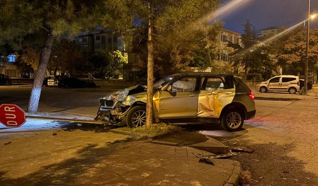 Kayseri’de SUV ile hafif ticari araç çarpıştı: 4 yaralı