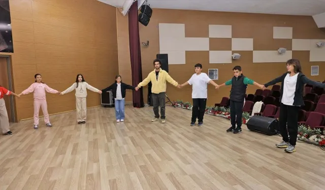 Keçiören’de tiyatroseverler sahneye hazırlanıyor: Eğitimler başladı