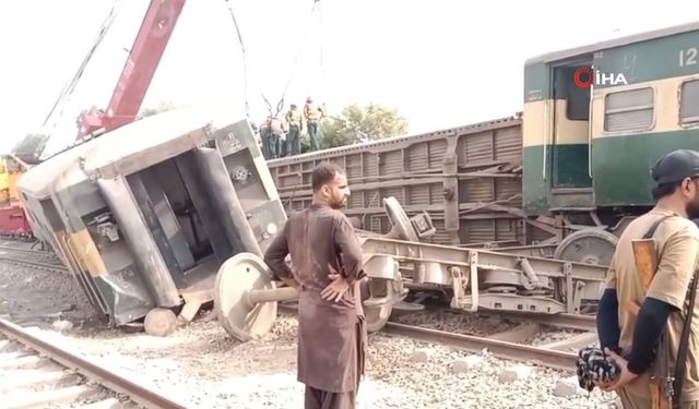 Pakistan tren kazası: 14 vagon raydan çıktı, 6 yolcu hayatını kaybetti