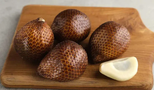Adı ve görünümüyle şaşırtıyor! Salak meyvesinin faydaları neler?