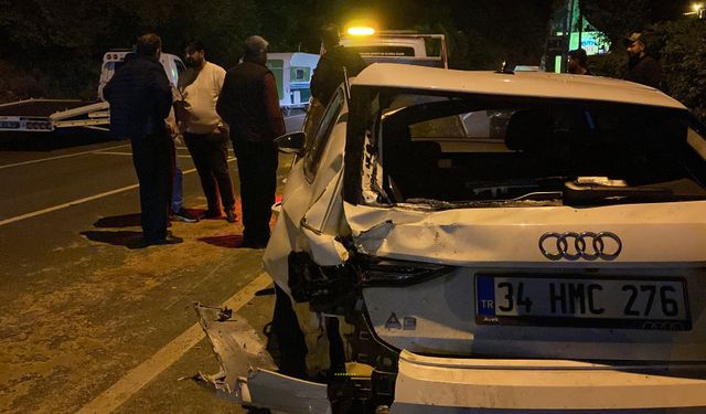 Sarıyer’de otomobil park halindeki 6 araca çarptı: 1’i ağır, 3 yaralı