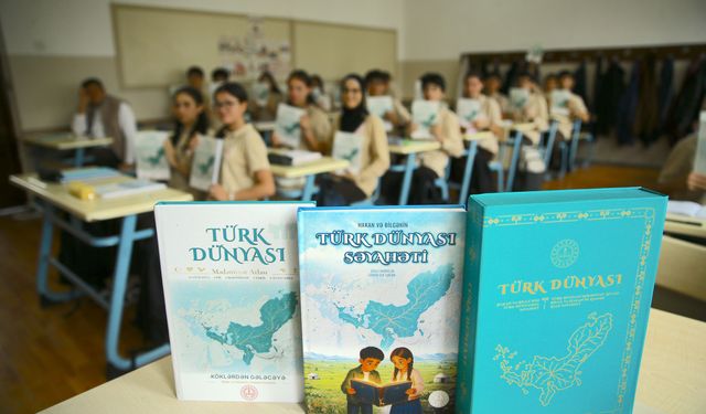 Türk dünyası kültürü Azerbaycan Türkçesiyle öğrencilerle buluştu
