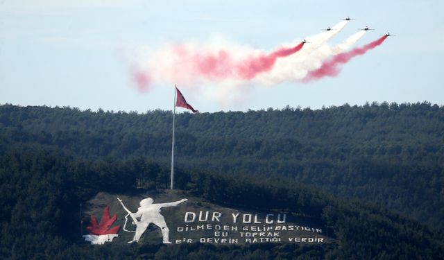 Çanakkale'de Türk Yıldızları rüzgarı esti