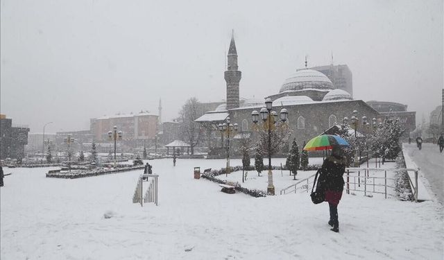 Erzurum'un 2 ilçesinde eğitime kar engeli
