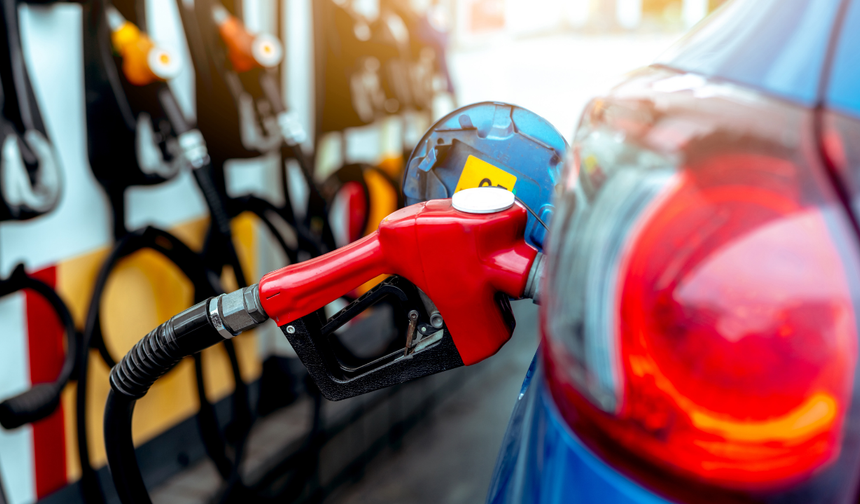 Sürücüler dikkat! Benzine gece yarısı zam geldi: İşte yeni fiyatlar şehir şehir açıklandı