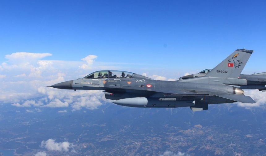 Türk F-16'ları Kıbrıs semalarında 🇹🇷