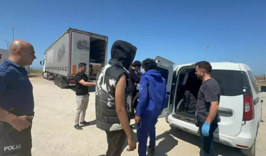 İtalya'ya gittiklerini sandılar, 3.500 Euro verdiler, Karasu’da yakalandılar