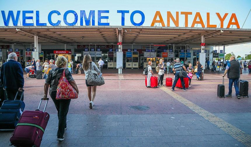 Turizm başkenti Antalya, havacılıkta liderliği kaptırmadı