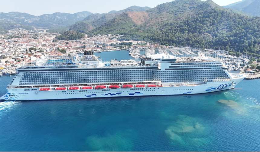 Aroya Kruvaziyeri 1750 Turistle Marmaris'te