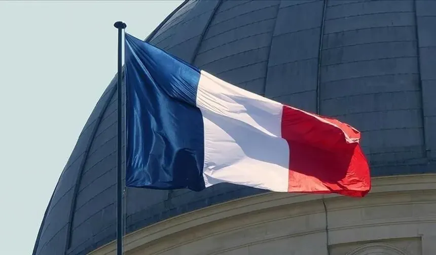 Fransız solcular hükümete NATO'dan çıkması için baskı yapıyor